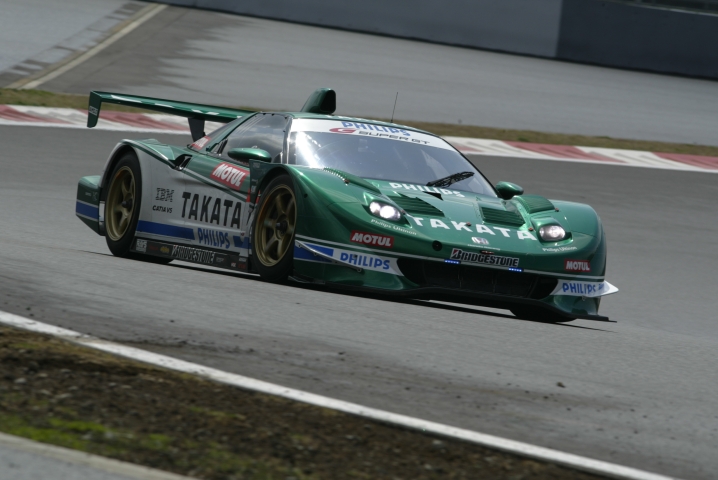 昨年何度も見せられたシーンが復活。TAKATA童夢が5戦ぶりのポール獲得だ