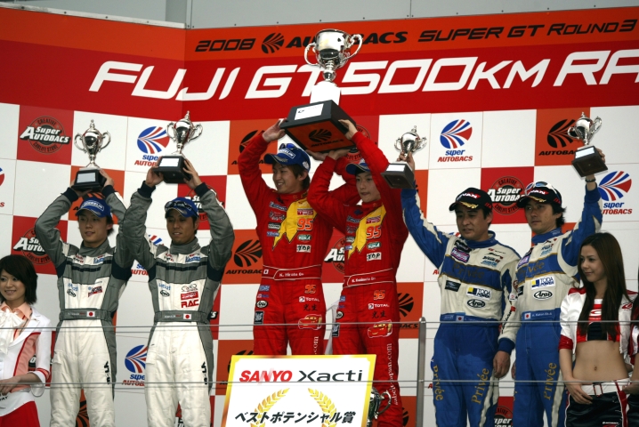 GT300クラスの暫定表彰式