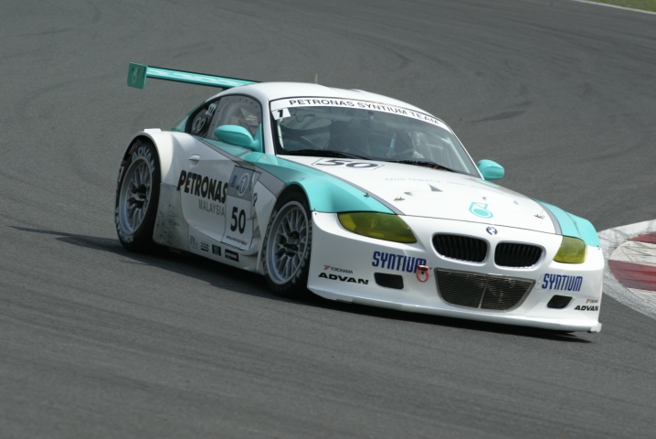 片岡の不在をものともせず、ポールポジションを獲得したZ4Mの28号車