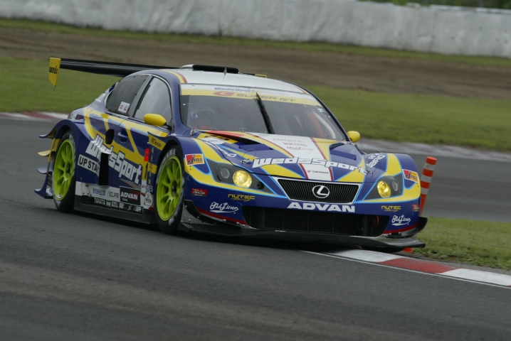 GT300最速はウェッズスポーツ。ミッドシップIS350に記念すべき初ポールをもたらした織戸