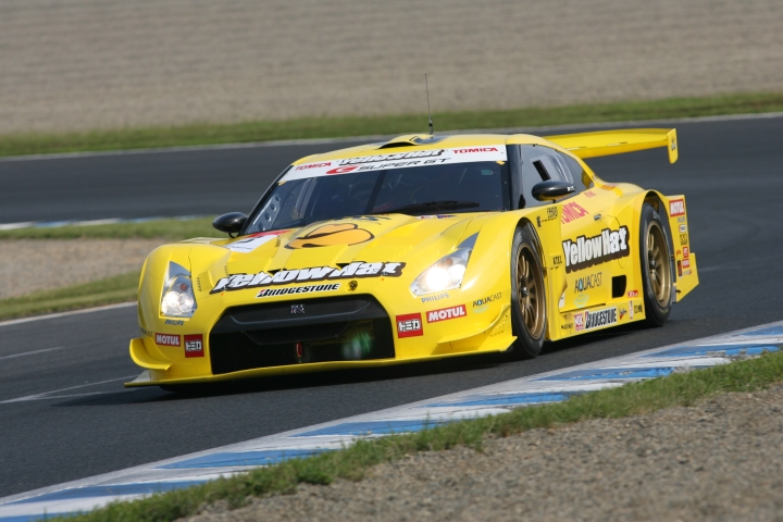 フリー走行でもトップはイエローハットGT-Rだった。