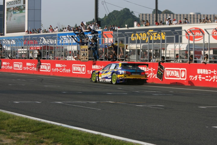GT300クラス大逆転優勝達成の瞬間