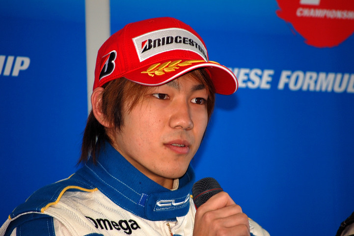 決勝記者会見にて　ナショナルクラス優勝の松下昌輝（TOM'S）