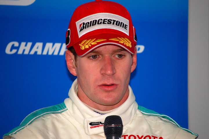 優勝記者会見にて　2位のカルロ・ヴァン・ダム（TOM'S）