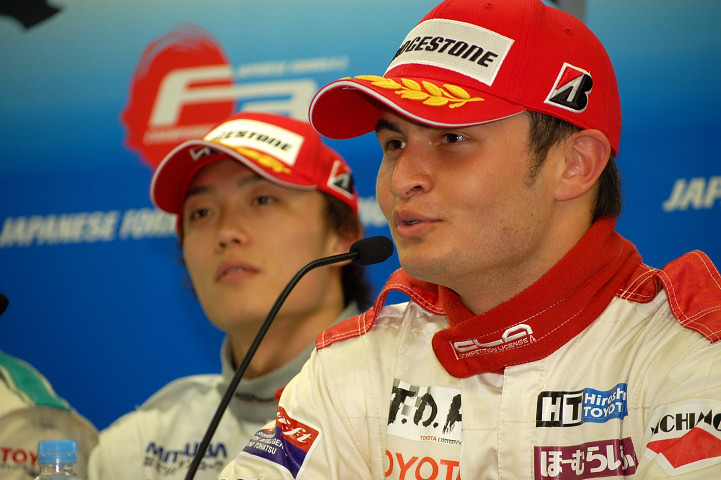 決勝記者会見: 3位のケイ・コッツォリーノ（NOW）