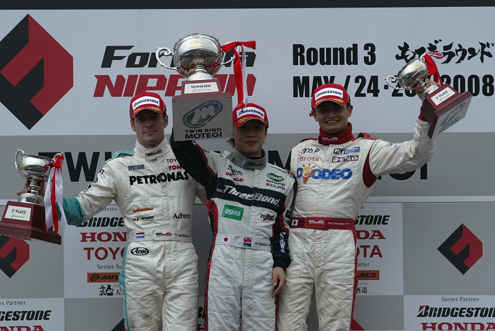 全日本クラスの表彰式