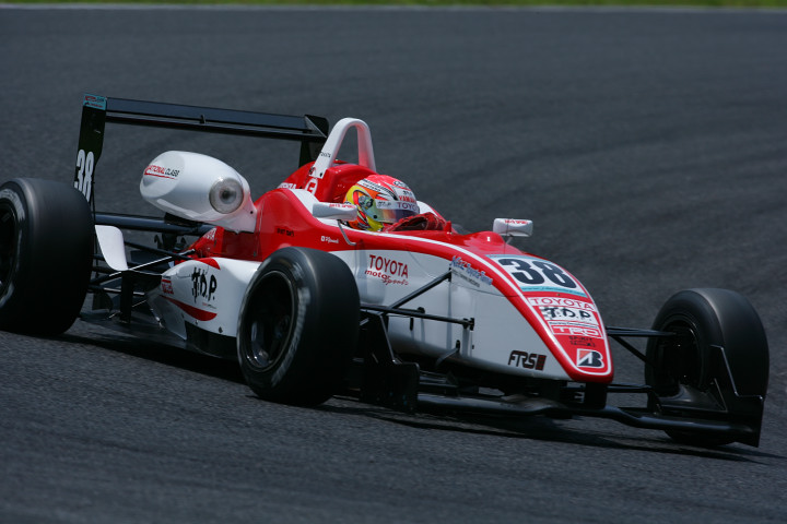 山内英輝は、第11,12戦ともナショナルクラスのポールポジション