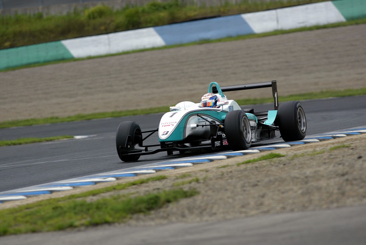 優勝はカルロ・ヴァン・ダム（PETRONAS TOM'S）で今季6勝目