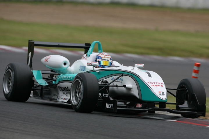 公式予選: 第17戦、18戦とカルロ・ヴァン・ダム（トムス）が連続ポールポジション