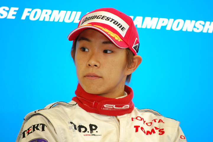 決勝記者会見にて: 3位の井口卓人（トムス）