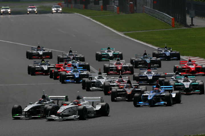 決勝第1レース: スタートシーン