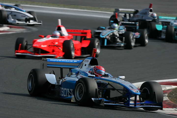 松田次生（IMPUL）は、序盤でトップに立つとそのままぶっちぎりで優勝した