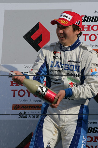 松田次生、表彰式でのシャンパンファイト