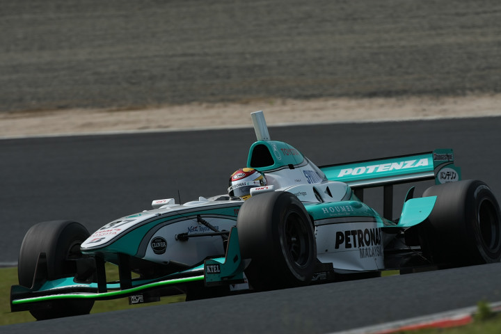 日曜朝のフリー走行2位は荒聖治（PETORONAS TEAM TOM'S）