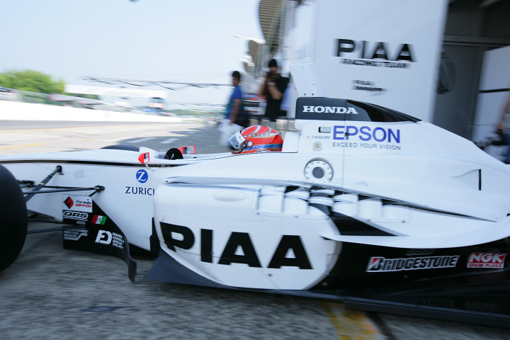 予選に出撃する小暮卓史（PIAA NAKAJIMA）