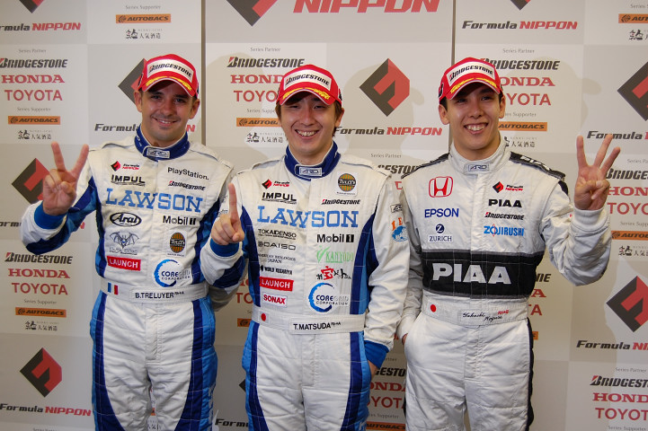 予選記者会見にてトップ3