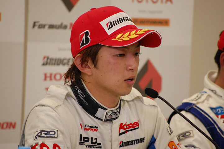 決勝レース2記者会見: 優勝した平手晃平（TP Checker IMPUL）