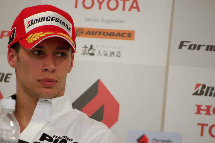 決勝第1レース記者会見: 優勝のロイック・デュバル（PIAA NAKAJIMA RACING）