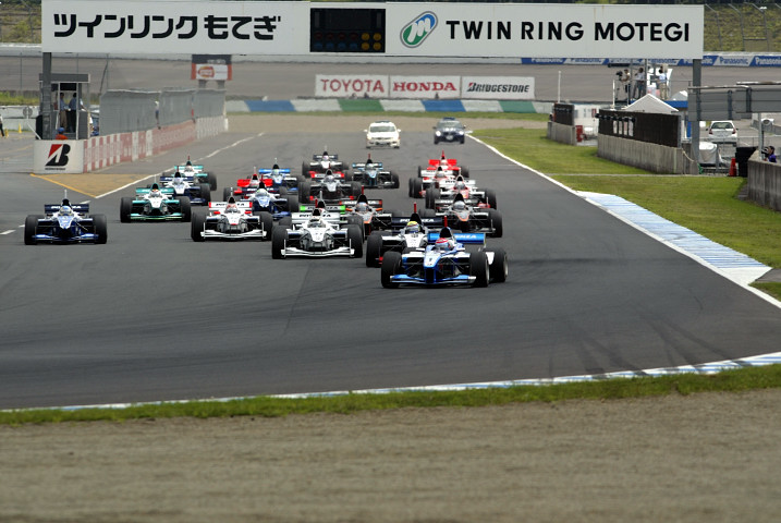 決勝第1レース: スタートシーン