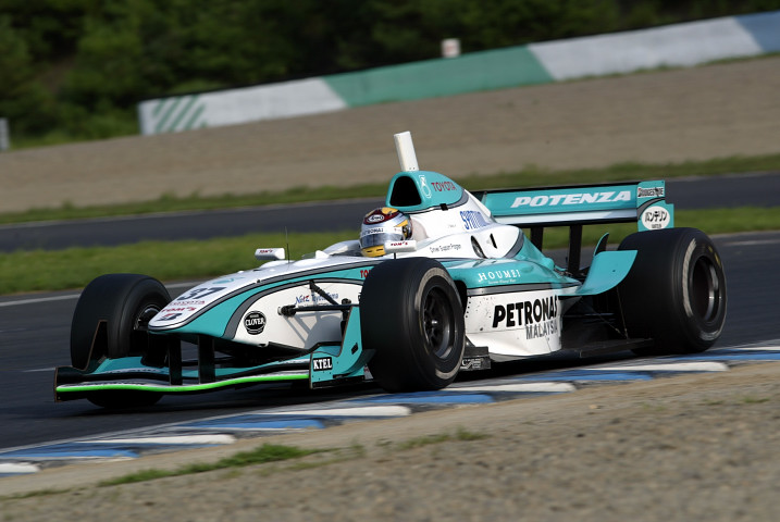 決勝第2レース: 優勝はスタートからトップに立ちそのまま優勝した荒聖治（TOM'S）