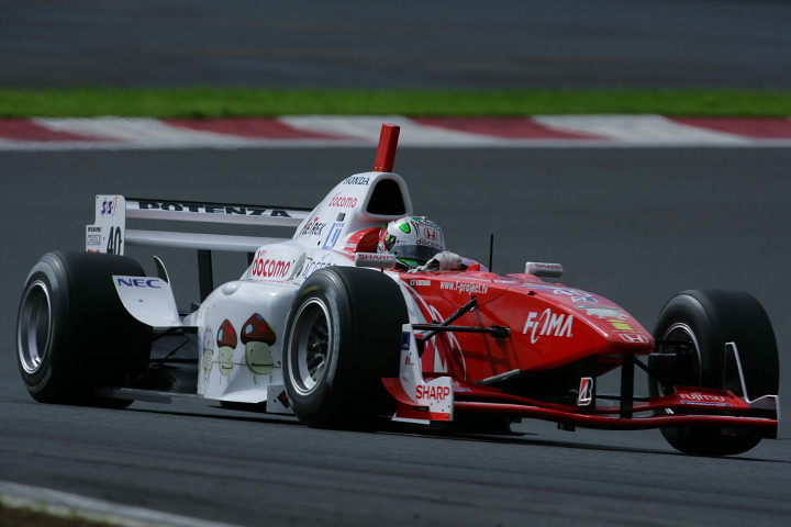 日曜日朝のフリー走行: 2番手タイムは松浦孝亮（DANDELION）