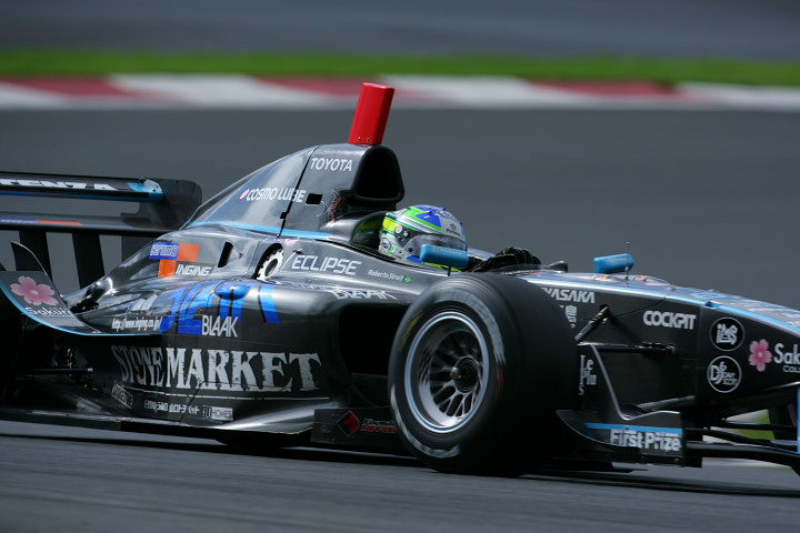 日曜日朝のフリー走行: トップタイムはロベルト・ストレイト（CERUMO/INGING）