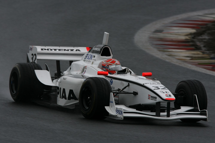 ノックアウト予選: 3位に入ったのは小暮卓史（NKAJIMA）