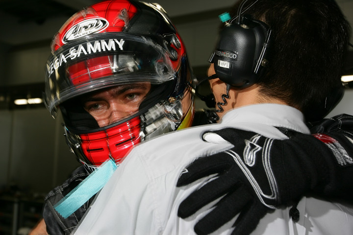 ノックアウト予選: ポールポジション、ジョアオ・パオロ・デ・オリベイラ（KONDO）