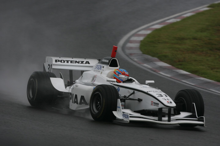 日曜朝のフリー走行2回目: 雨の中、ロイック・デュバル（ナカジマ）がトップタイム