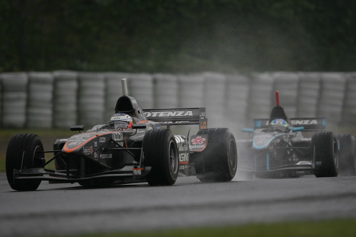 立川佑路（セルモ／インギング）は終盤スリックに交換するギャンブルに出るが……