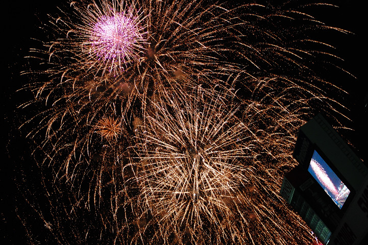 1000キロ名物、表彰式後の花火大会