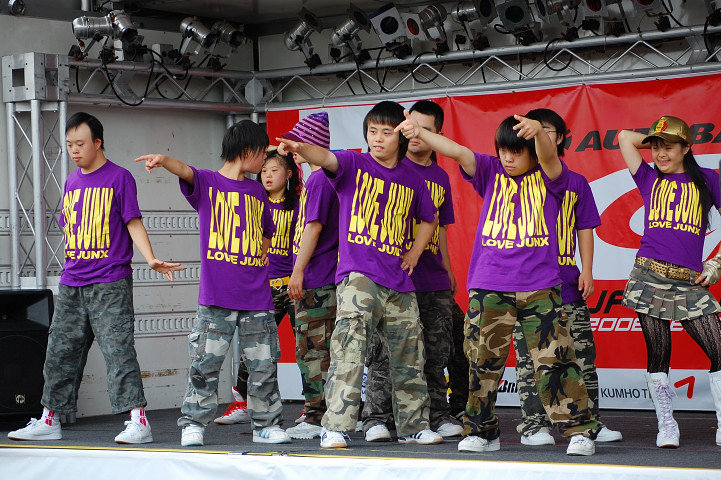 GTAによる社会貢献の一環としてダウン症児チーム、ラブジャンクスによるダンスイベントが行われた