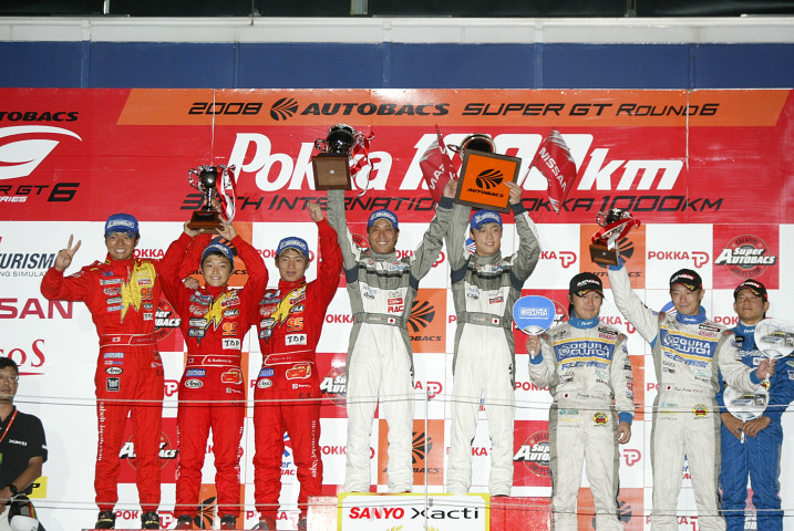 GT300クラスの表彰式