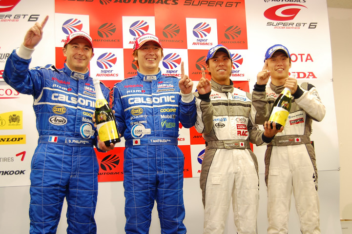 優勝記者会見にて、両クラスウイナー