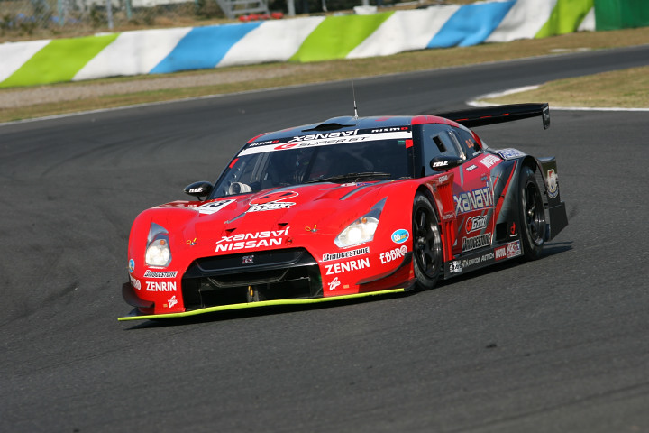 独走で今季3勝目を飾ったXANAVI NISMO GT-R（本山哲／ブノワ・トレルイエ組）