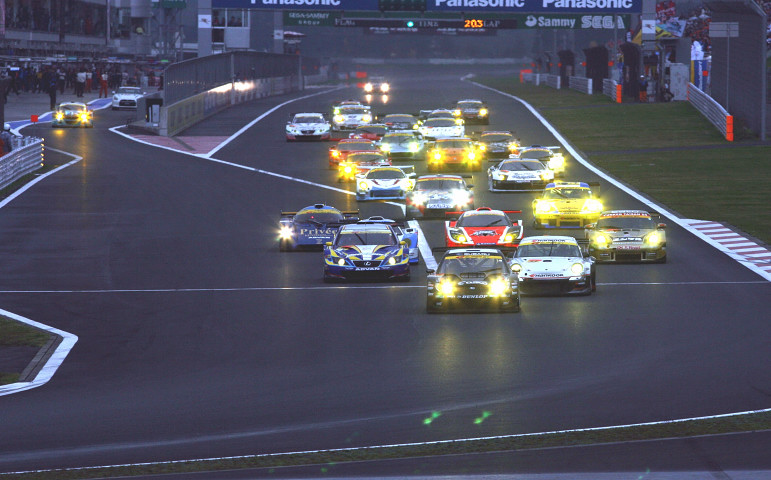 GT300クラスのスタートシーン
