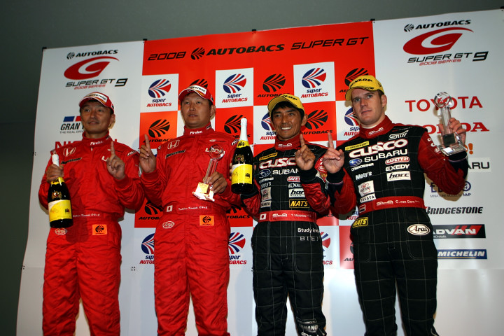 予選記者会見にて、各クラスポールシッター