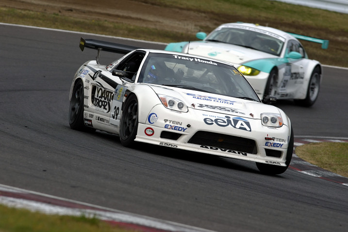 ST3クラスのポールポジションは、TRACY SPORTS eeiA NSX