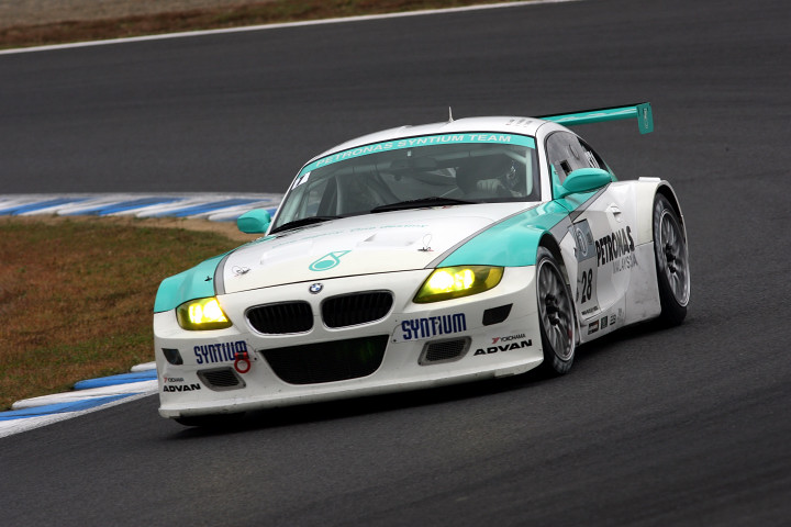 ST1クラスポールポジションのPETRONAS SYNTIUM BMW Z4M COUPE（谷口／片岡／Adzmi組）