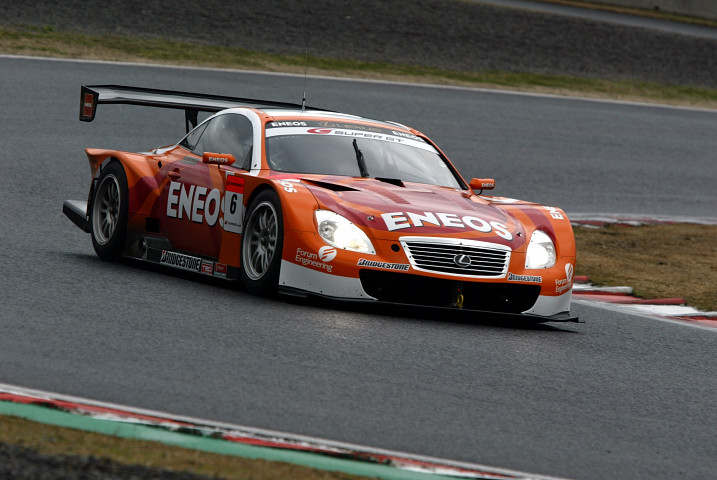 朝のフリー走行トップタイムは、ENEOS SC430（伊藤大輔／ビヨン・ビルドハイム組）