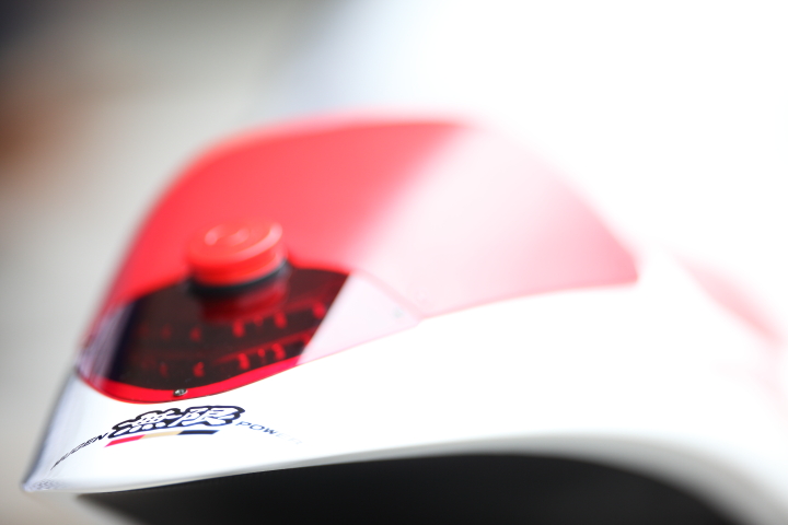 ファン感謝デー2日目: 無限電動バイク「神電」 バックビュー