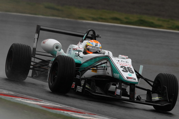 予選3位は中山雄一（トムス）