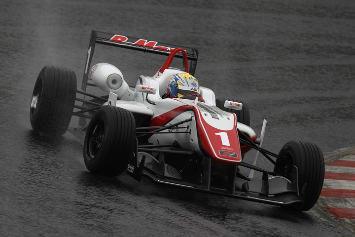 予選2位は山内英揮（B-MAX)