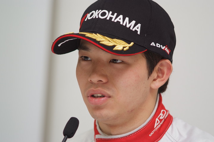 決勝記者会見: Nクラス優勝の佐々木大樹（NDDP）