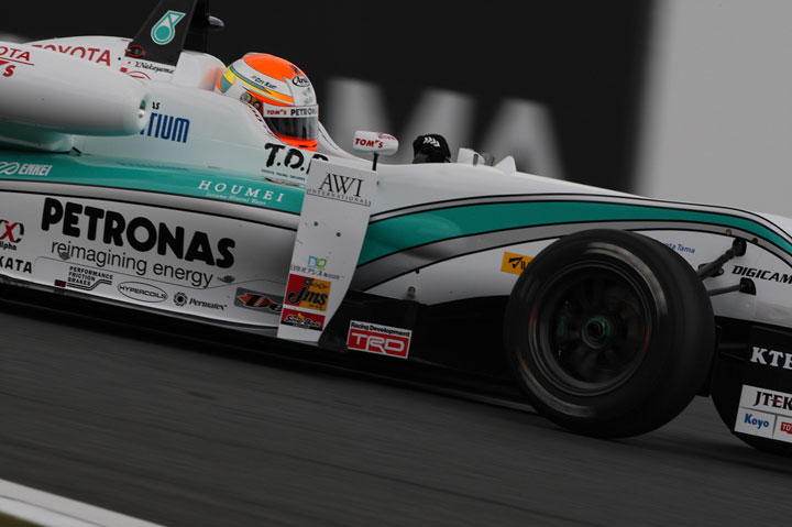 占有走行1回目: 2位は中山雄一（トムス）