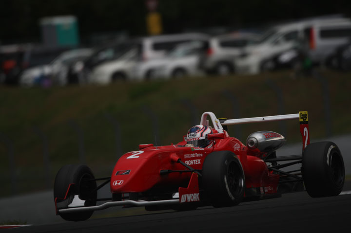 占有走行2回目: 5位はラファエル・スズキ（戸田）