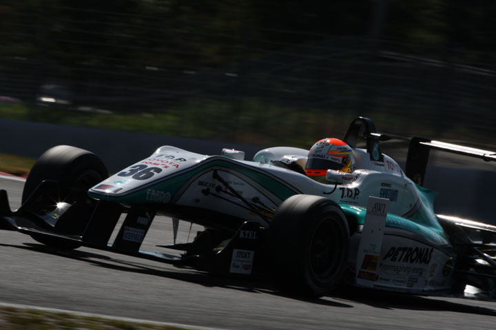 予選2位は中山雄一（トムス）