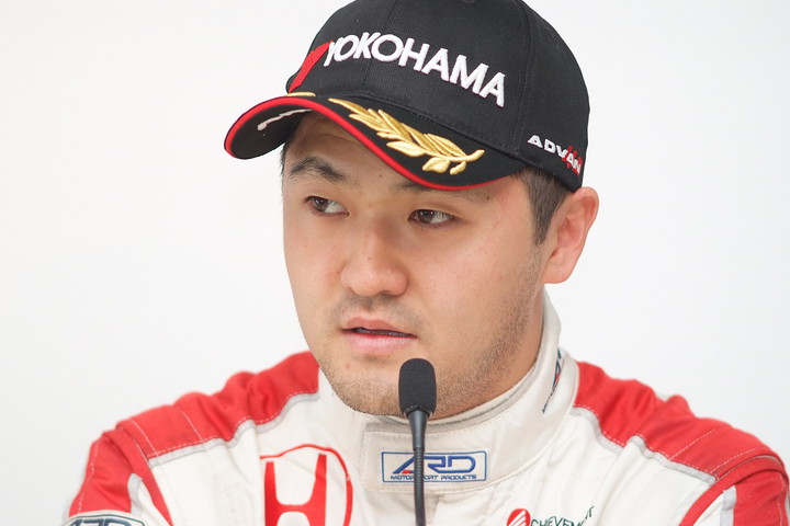 決勝記者会見: 決勝2位のラファエル・スズキ（戸田）