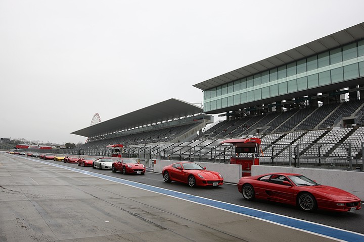 フェラーリ・レーシング・デイズ鈴鹿: ピットロードに並ぶフェラーリ
