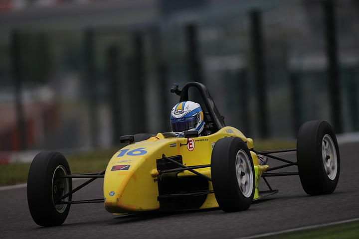 FJ1600第6戦鈴鹿クラブマン: 決勝2位は古場博之